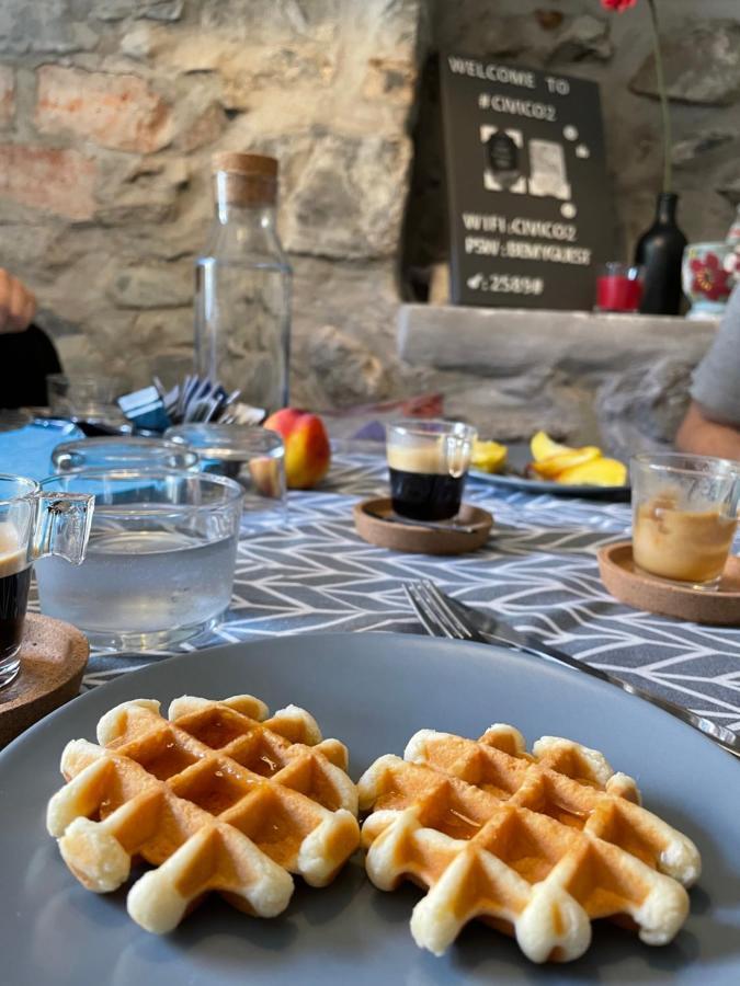 Civico 2 Leilighet Costa Volpino Eksteriør bilde